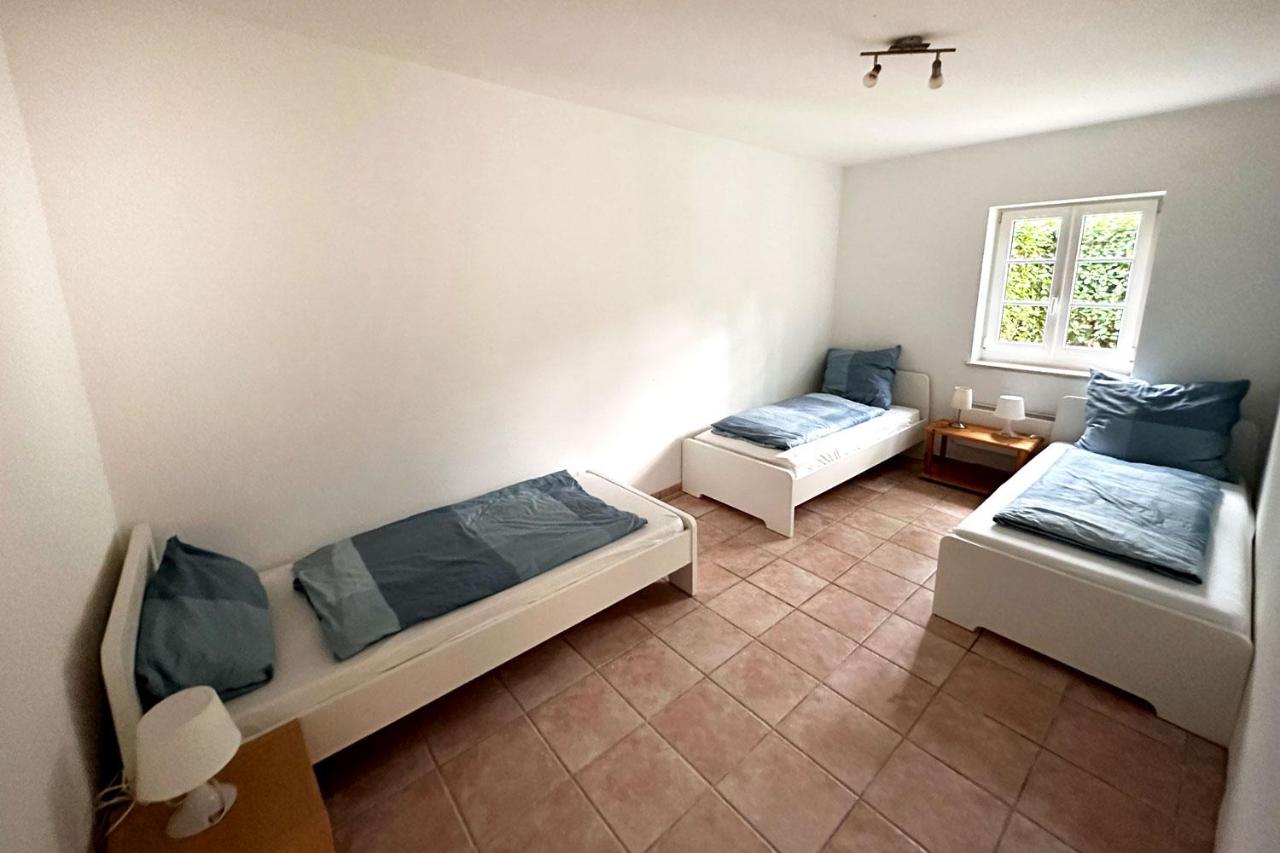13 Worker Apartments - Single Beds - Free Parking - 10 min Cologne-City