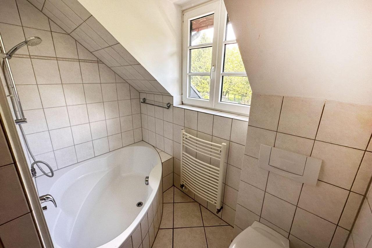 13 Worker Apartments - Single Beds - Free Parking - 10 min Cologne-City