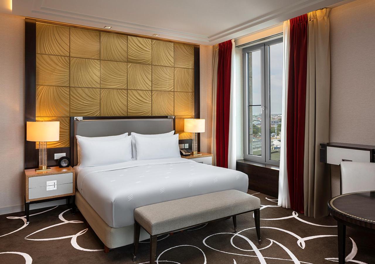 Waldorf Astoria Berlin photo