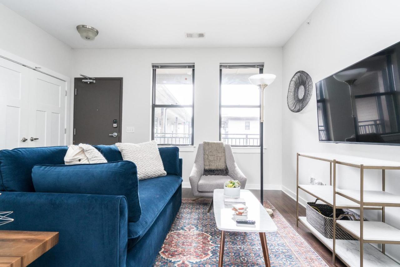 CozySuites Music Row Elegant 1BR with free parking! 21