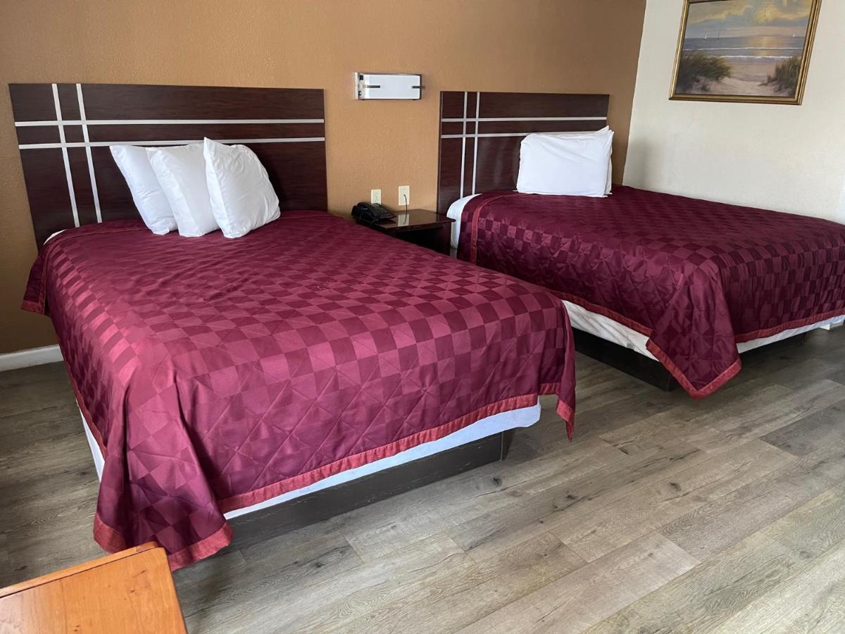 Budget Inn — photo 13