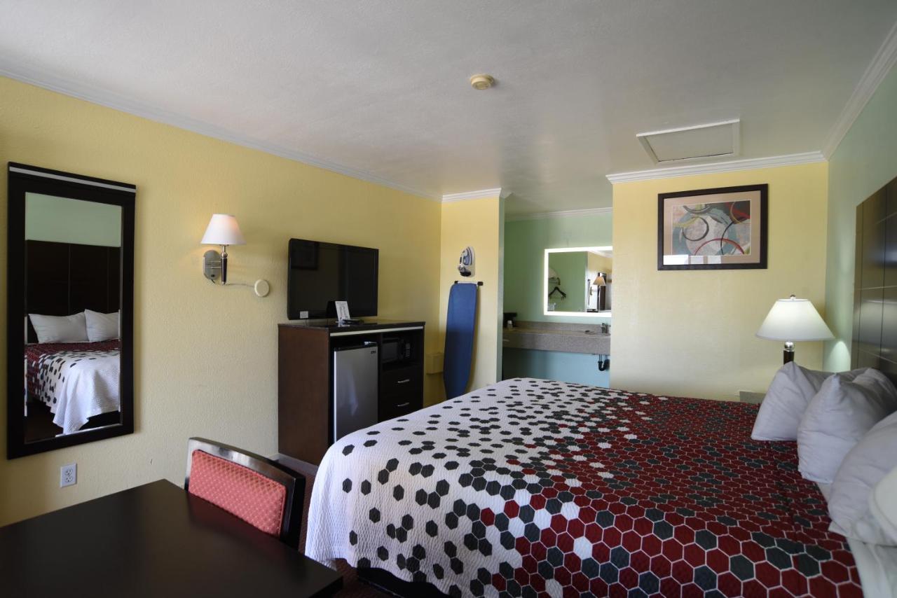 Morro Bay Beach Inn - Morro Bay — photo 23