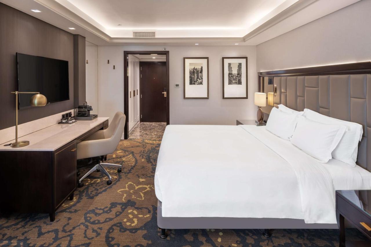 Radisson Blu Hotel, Dubai Deira Creek photo