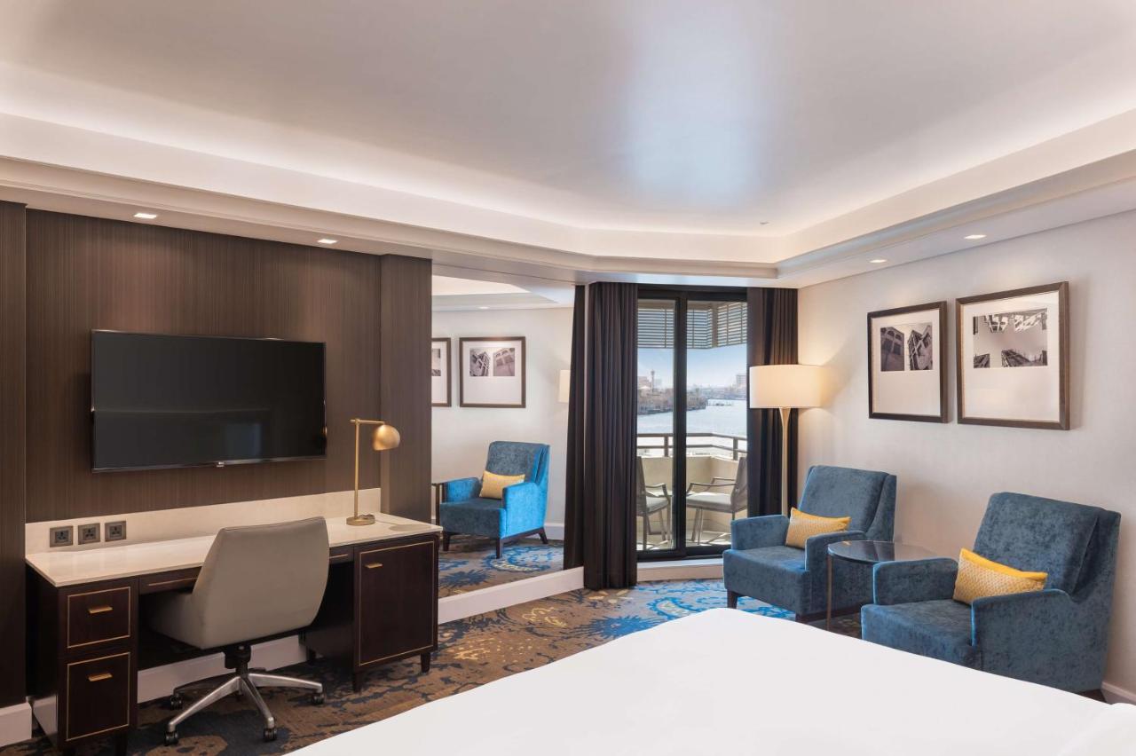 Radisson Blu Hotel, Dubai Deira Creek photo