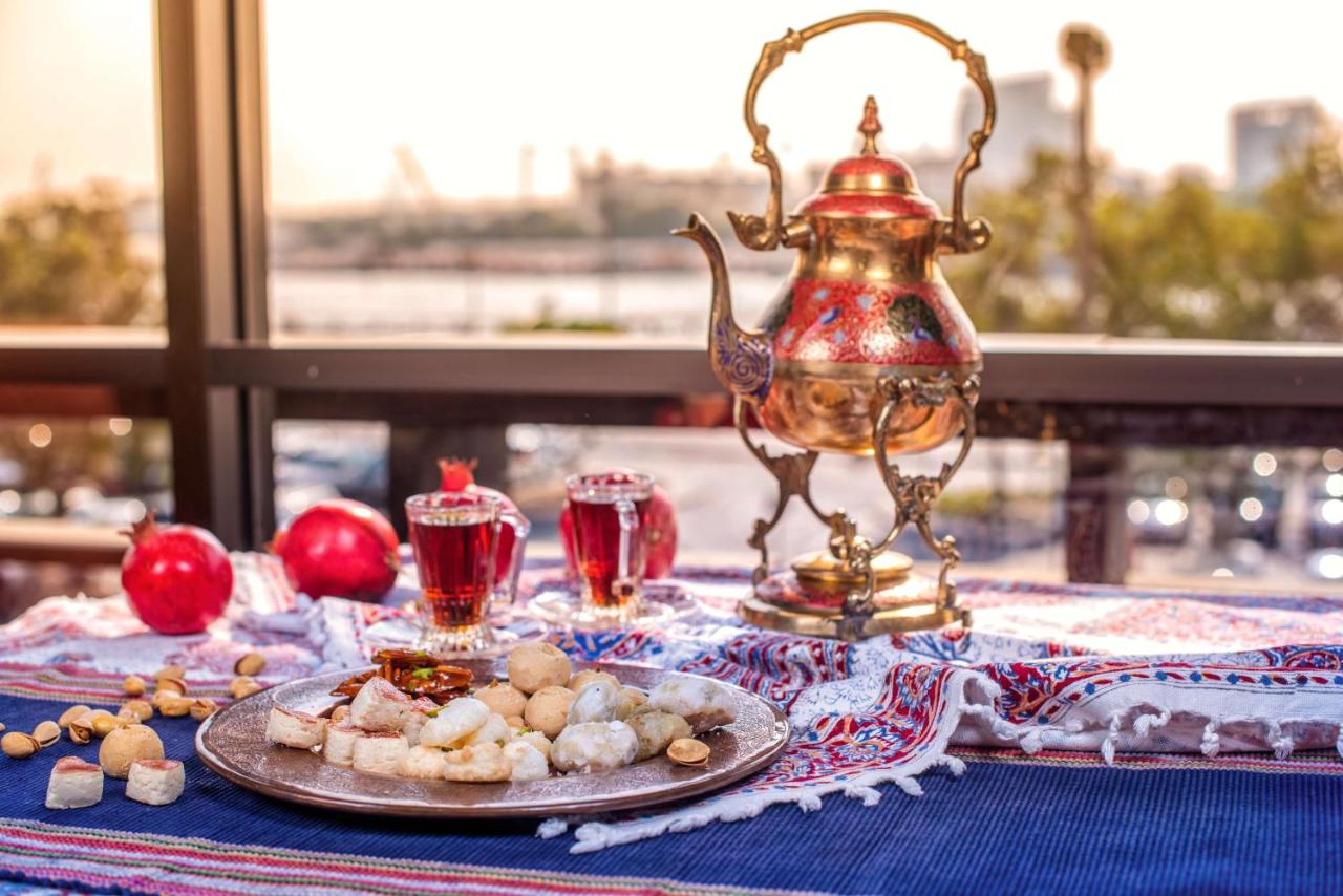 Radisson Blu Hotel, Dubai Deira Creek photo