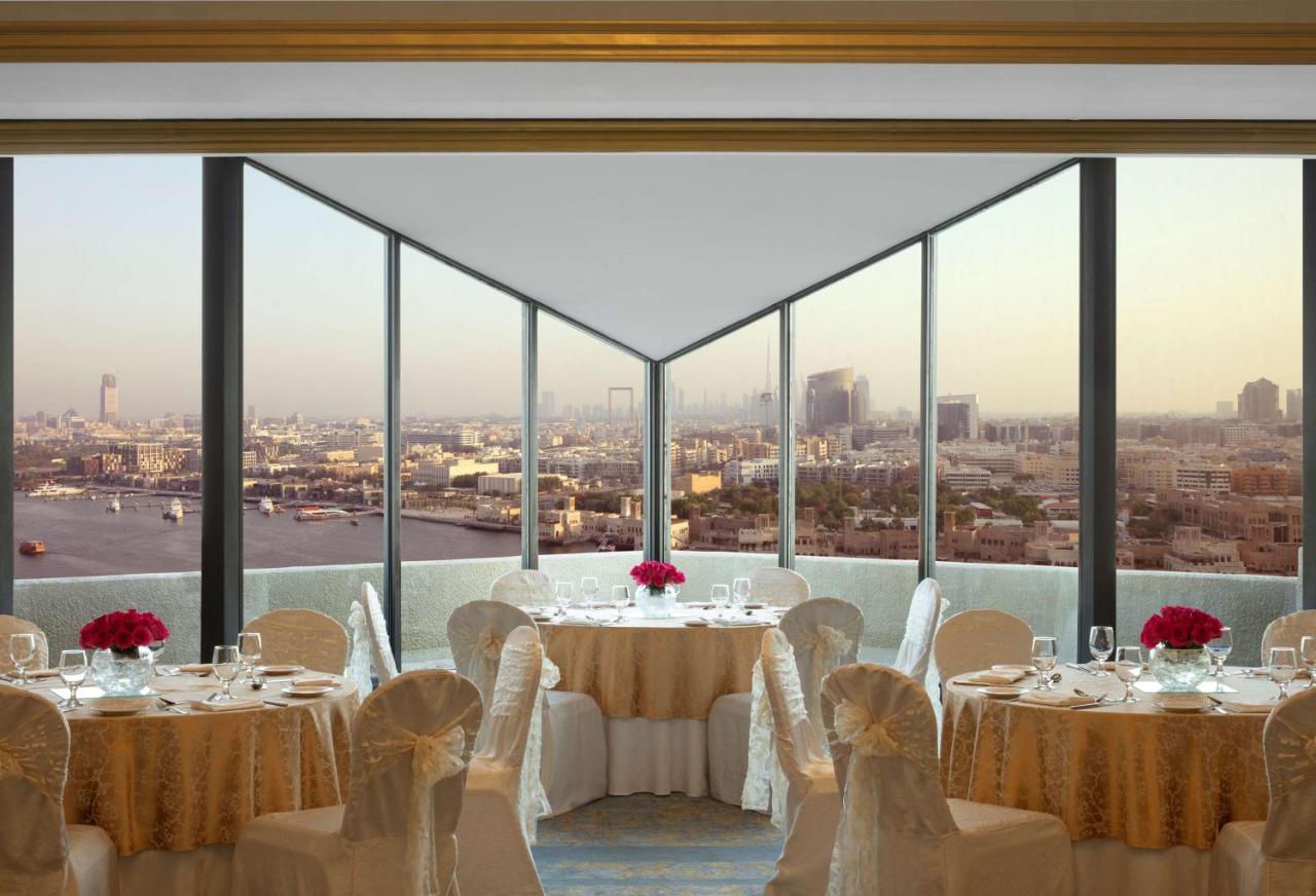 Radisson Blu Hotel, Dubai Deira Creek photo