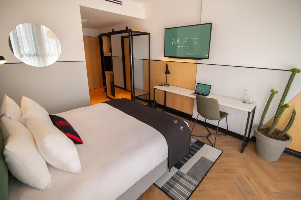 Met Hotel photo