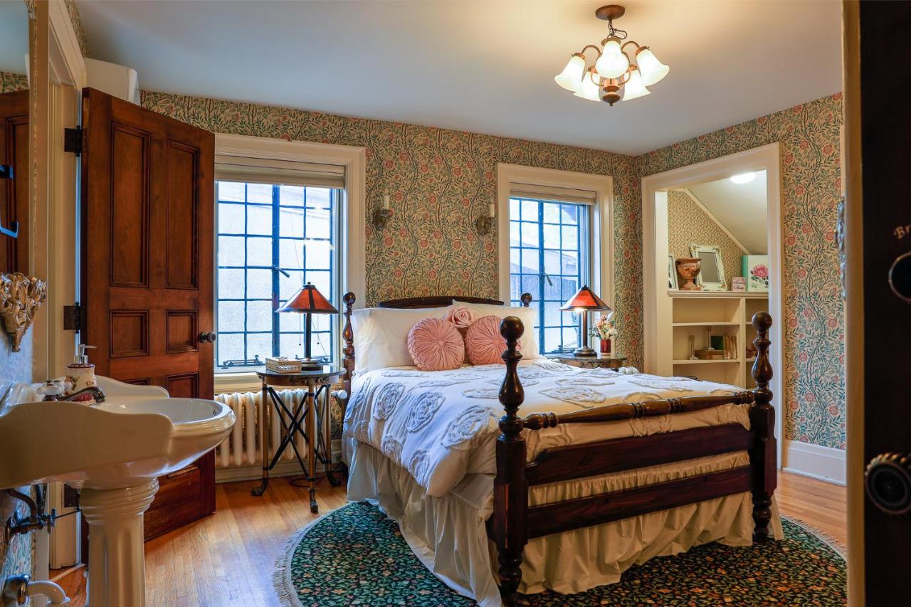 Stone Chalet Bed & Breakfast Inn — photo 20