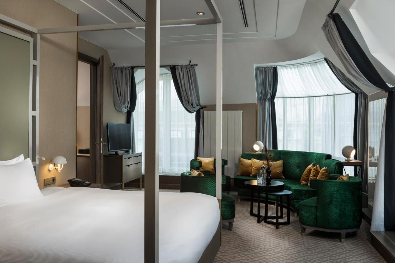 Hilton Vienna Plaza photo