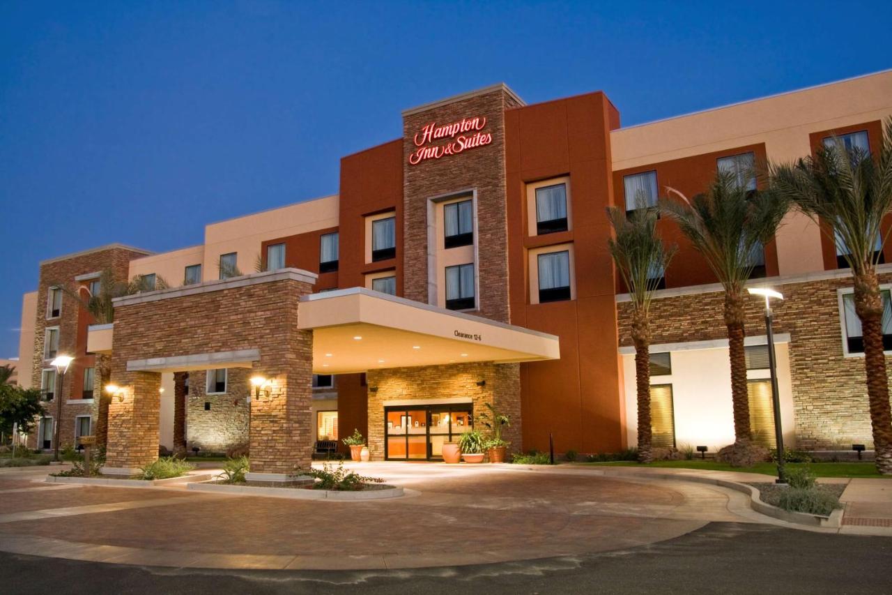 Image: Hampton Inn & Suites Phoenix Chandler Fashion Center