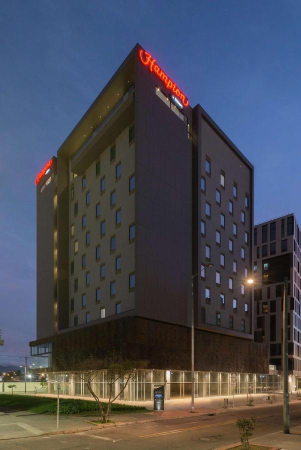 Hampton By Hilton Bogota Airport - 2