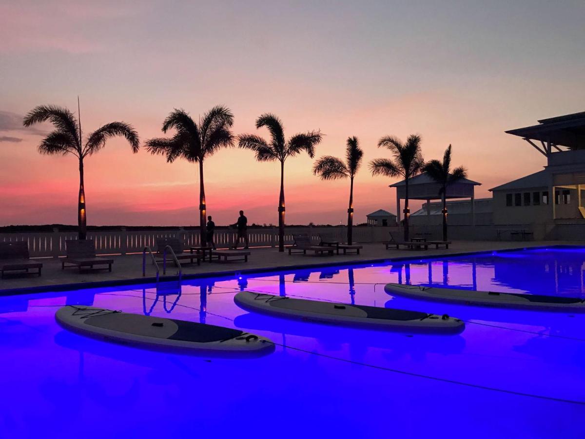 Mahogany Bay Resort and Beach Club, Curio Collection photo