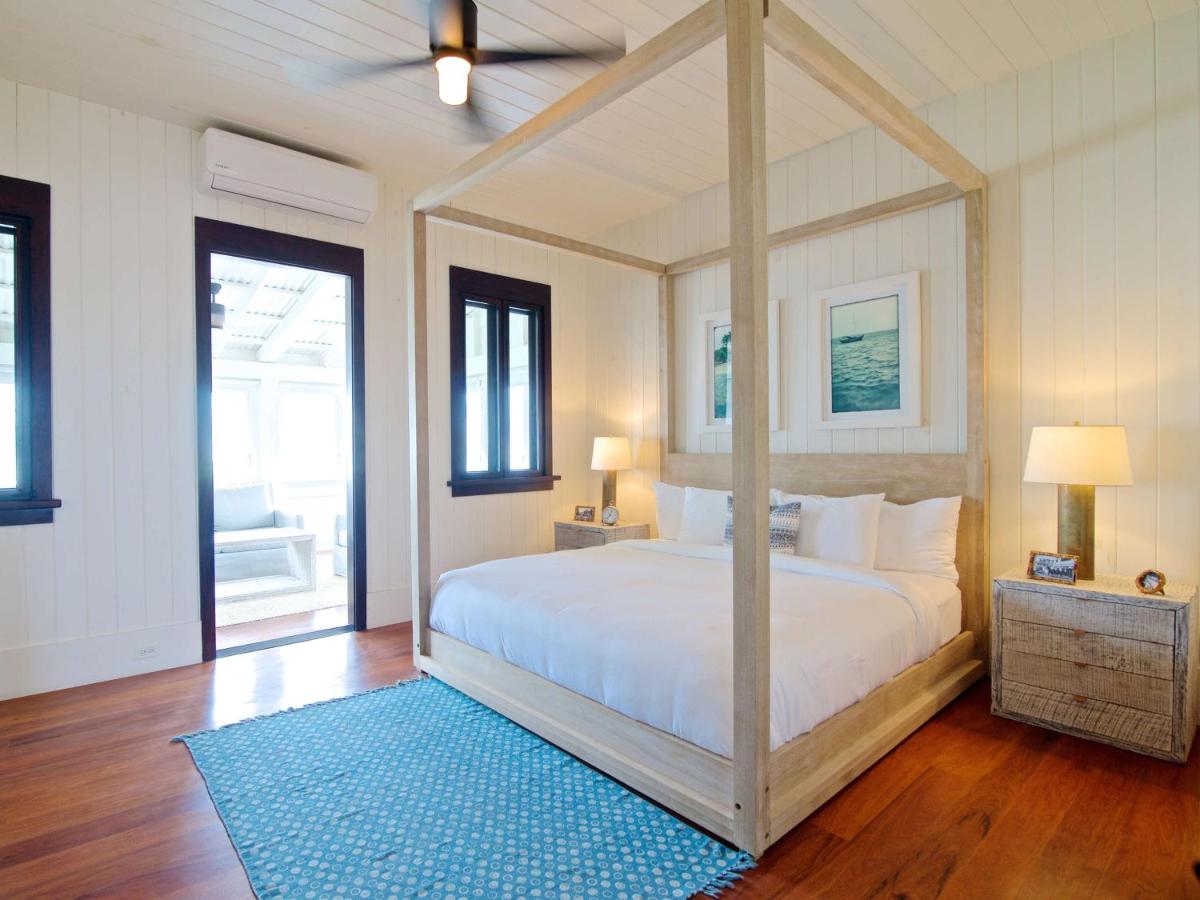 Mahogany Bay Resort and Beach Club, Curio Collection photo