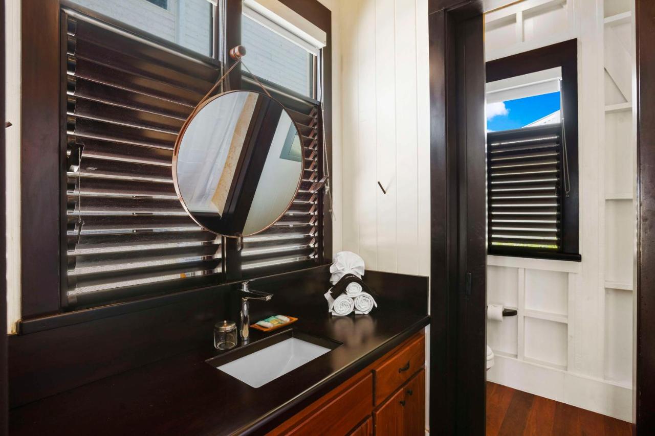 Mahogany Bay Resort and Beach Club, Curio Collection photo