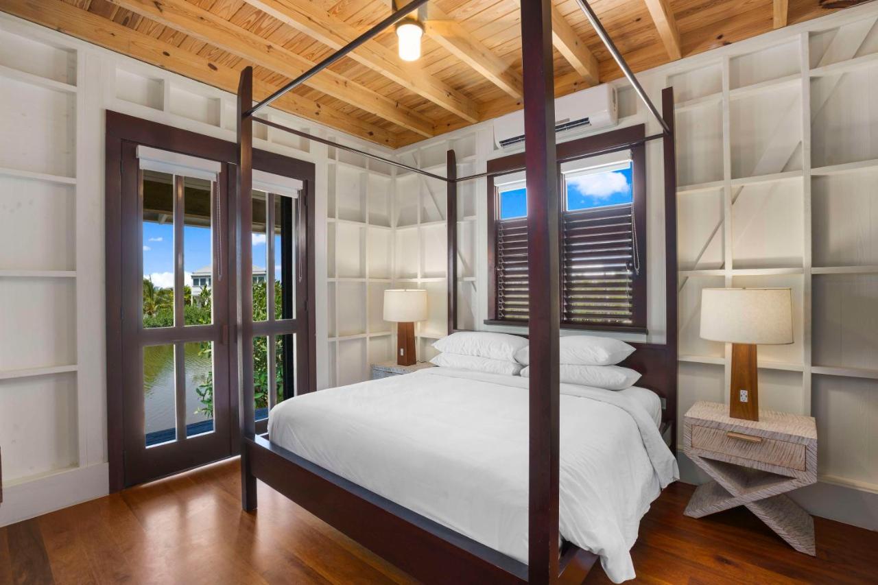 Mahogany Bay Resort and Beach Club, Curio Collection photo