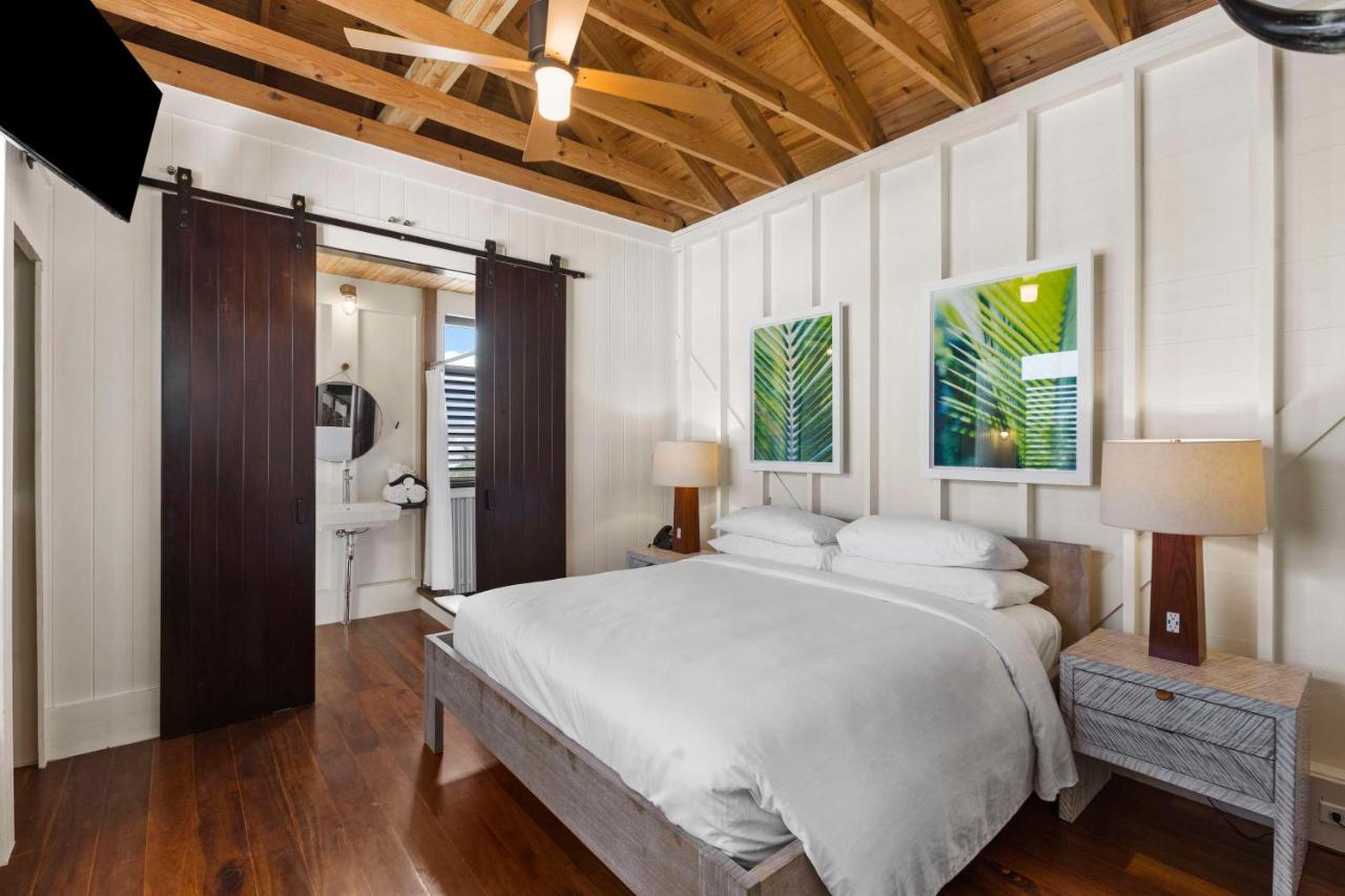 Mahogany Bay Resort and Beach Club, Curio Collection photo