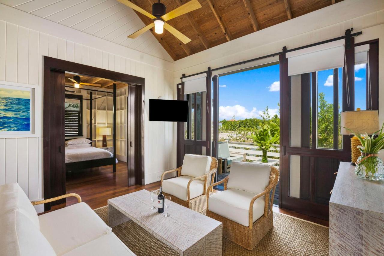 Mahogany Bay Resort and Beach Club, Curio Collection photo