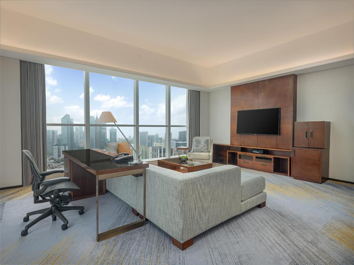Sheraton Guangzhou Hotel-Fully Upgraded in CBD-Free Canton Fair Shuttle Bus and Registration Counter photo