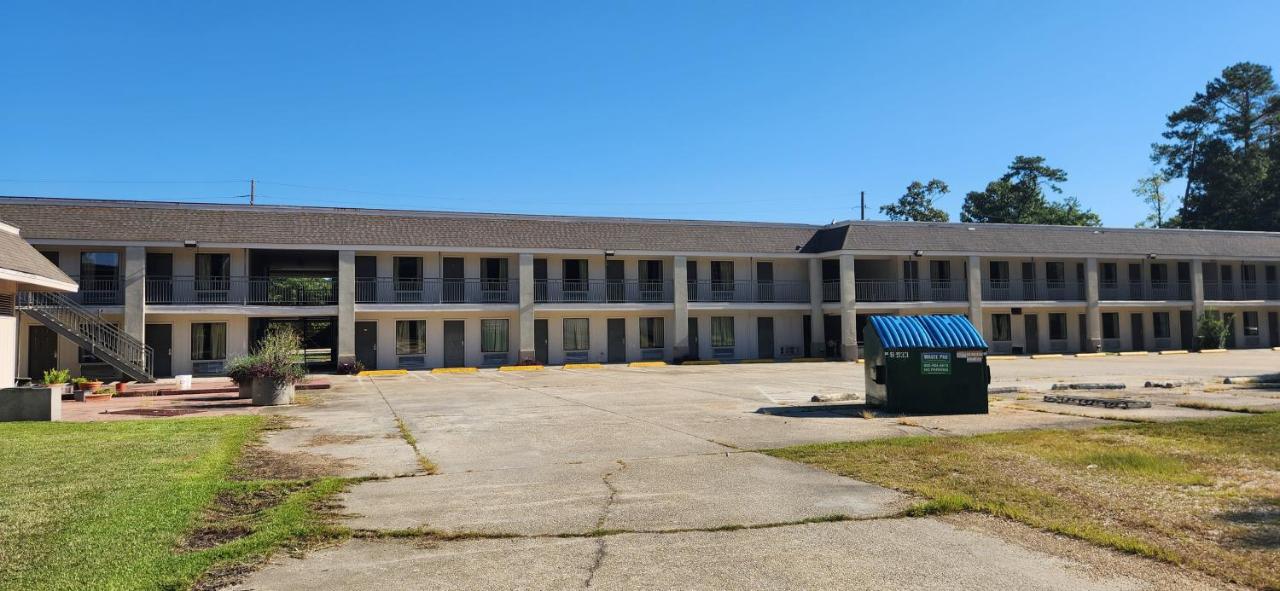 Traveler's Rest Motel — photo 17