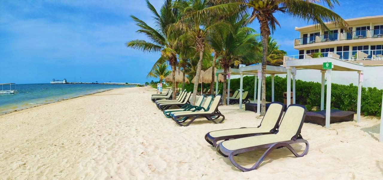 Hacienda Morelos Beachfront Hotel photo