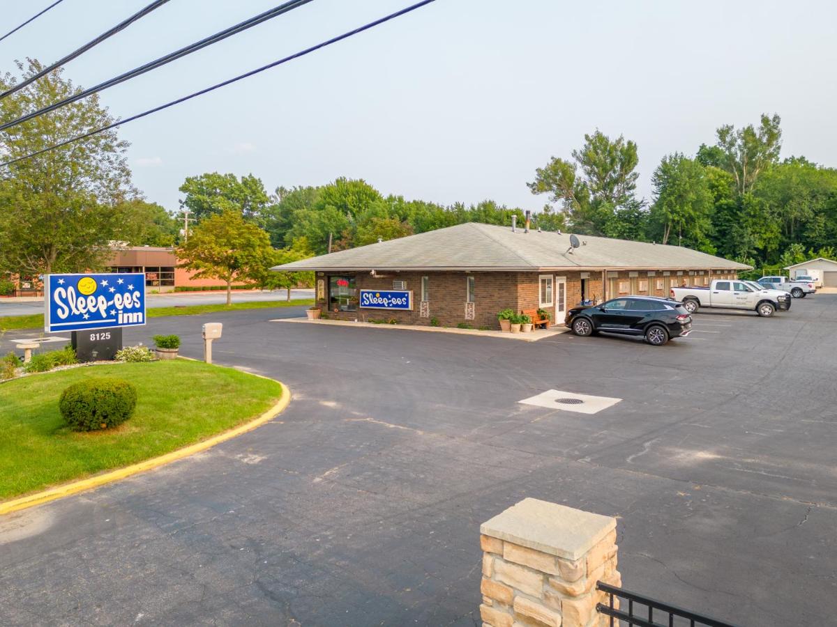 Sleep-Ees Inn Saginaw — photo 13