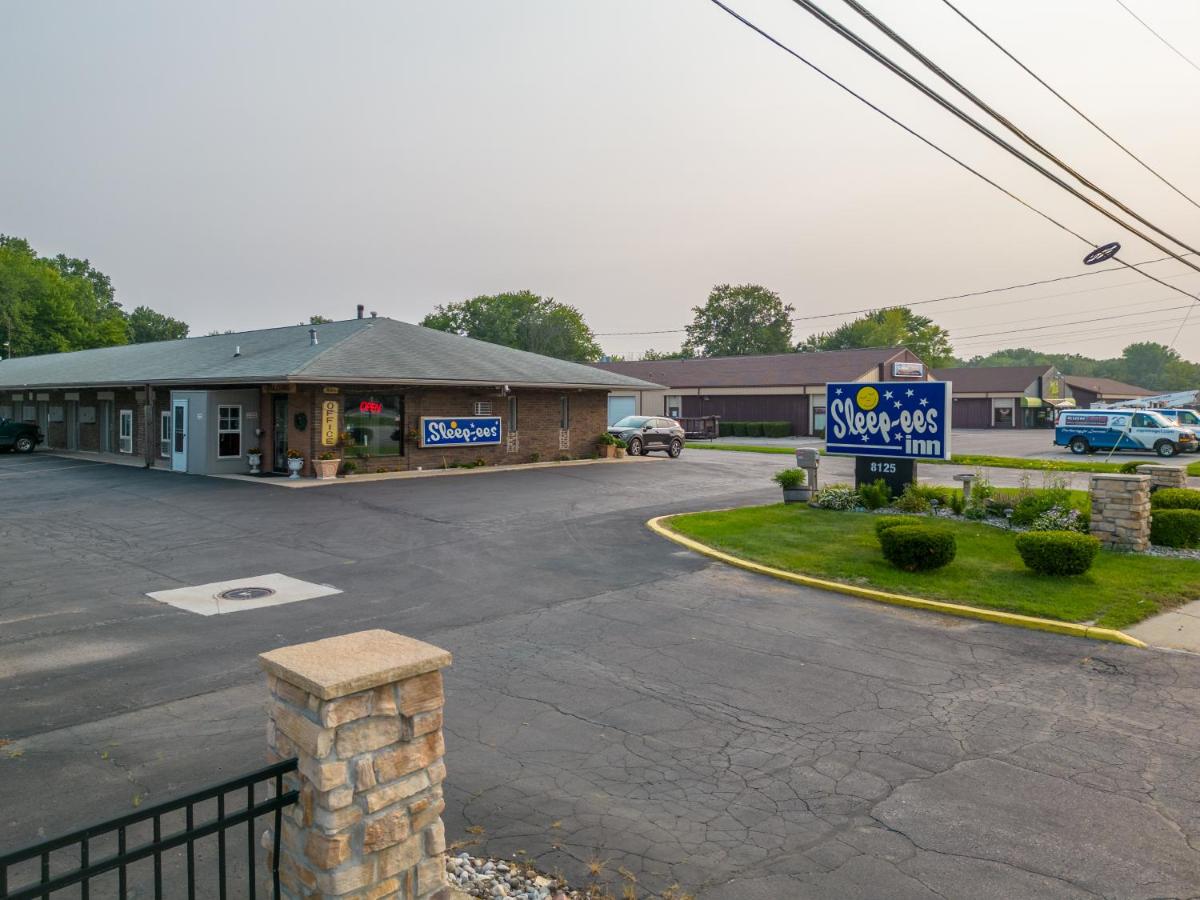Sleep-Ees Inn Saginaw — photo 12