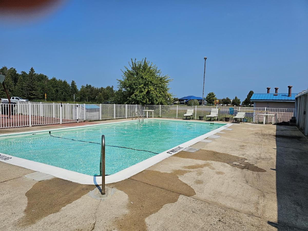 Great Lakes Motel — photo 23
