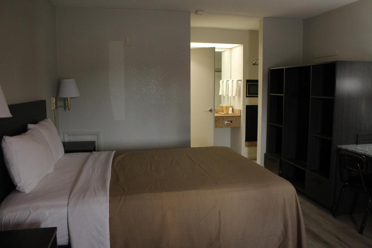 Parkway Inn — photo 12