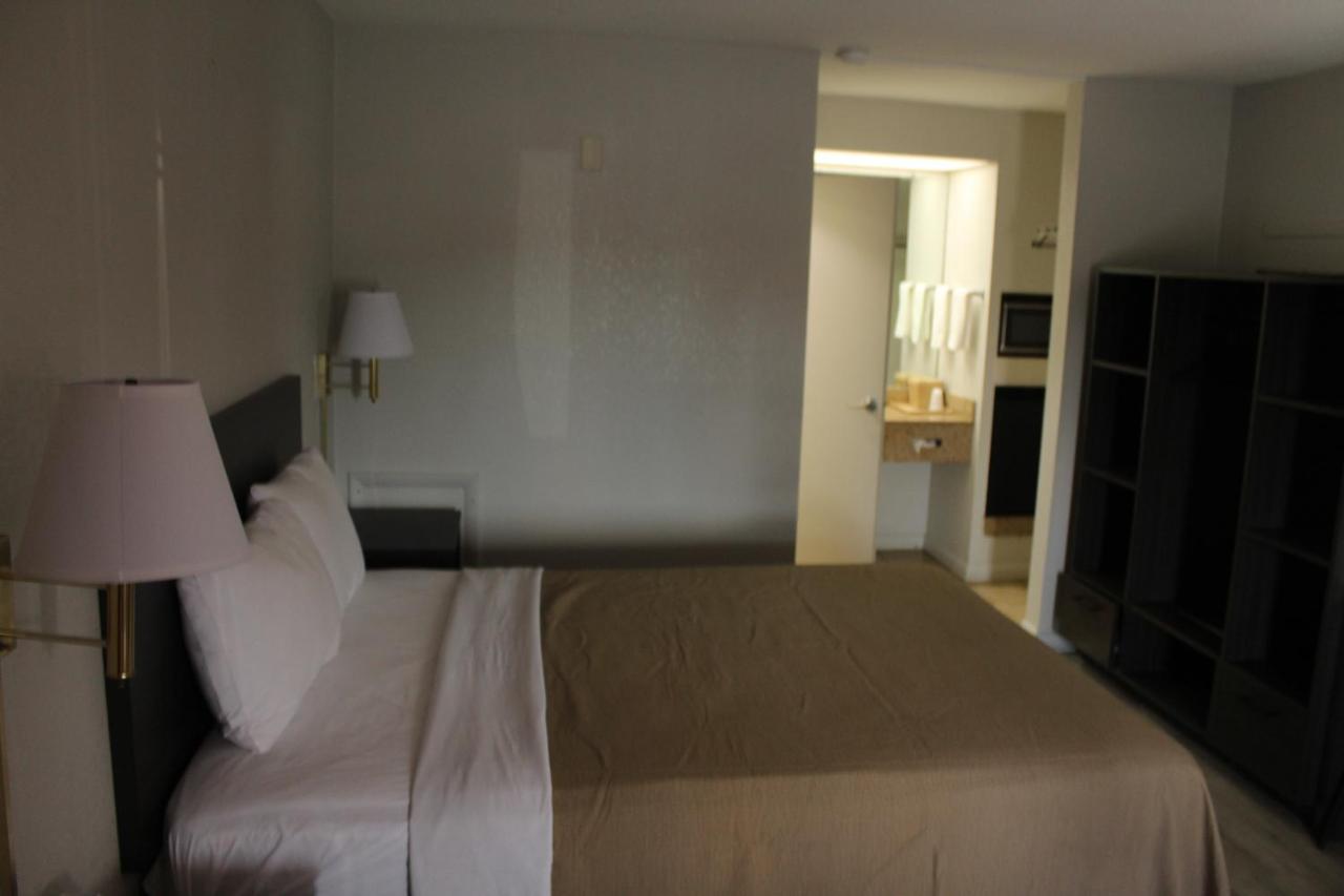 Parkway Inn — photo 11