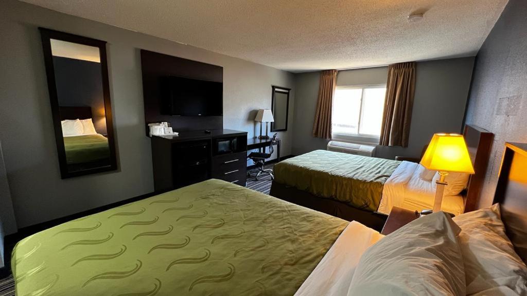 Colby Inn And Suites — photo 15