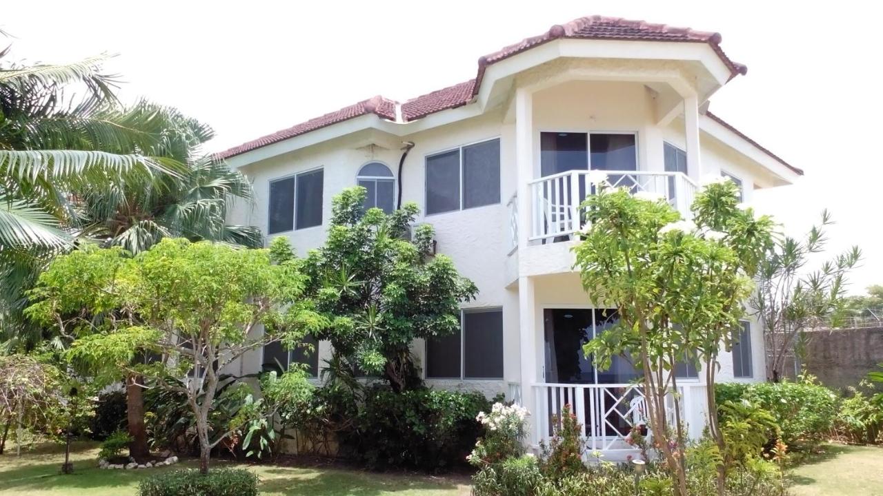 Pipers Cove Resort - 4