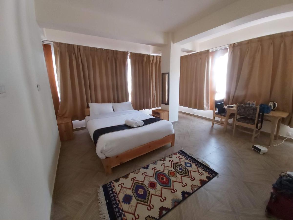 Hotel Wonder Hill photo
