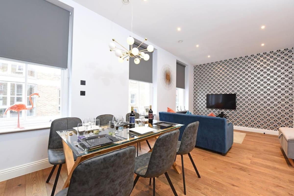 Sleep8 Buckingham Palace Bigben with AC VB4 - 5