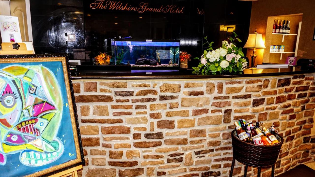 The Wilshire Grand Hotel — photo 19