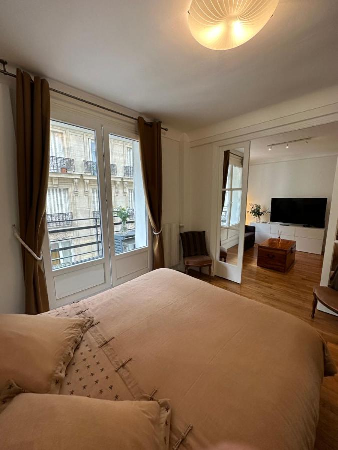 L.C. GrandTour Paris - 2