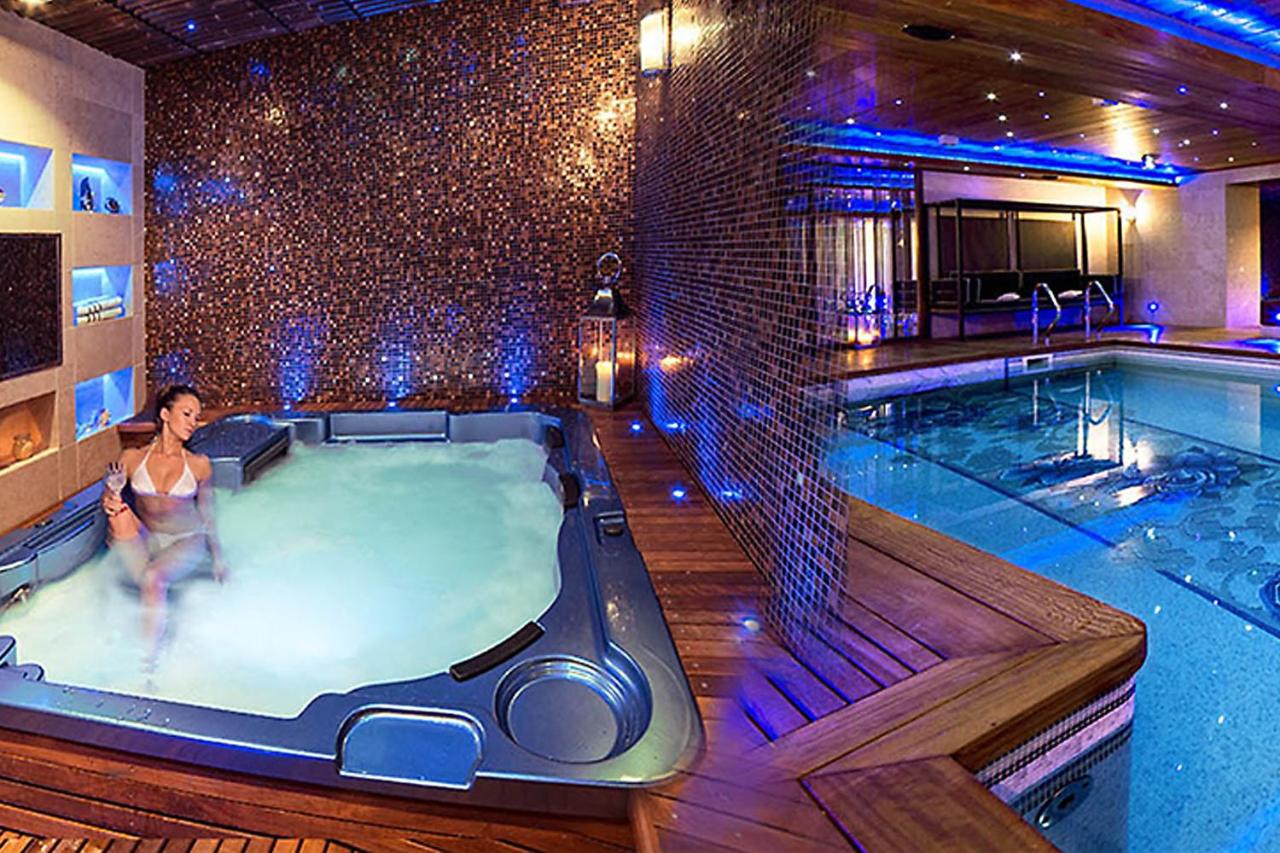 Heated swimming pool: Mała Anglia - Boutique Apartments & SPA