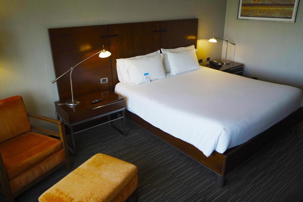 Hilton Garden Inn Santiago Airport photo