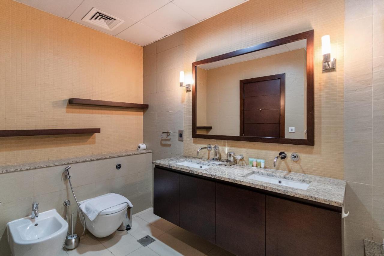 Full Sea View - 2BR w maid's room in Tiara Residence, Palm Jumeirah - Allsopp & Allsopp - 3