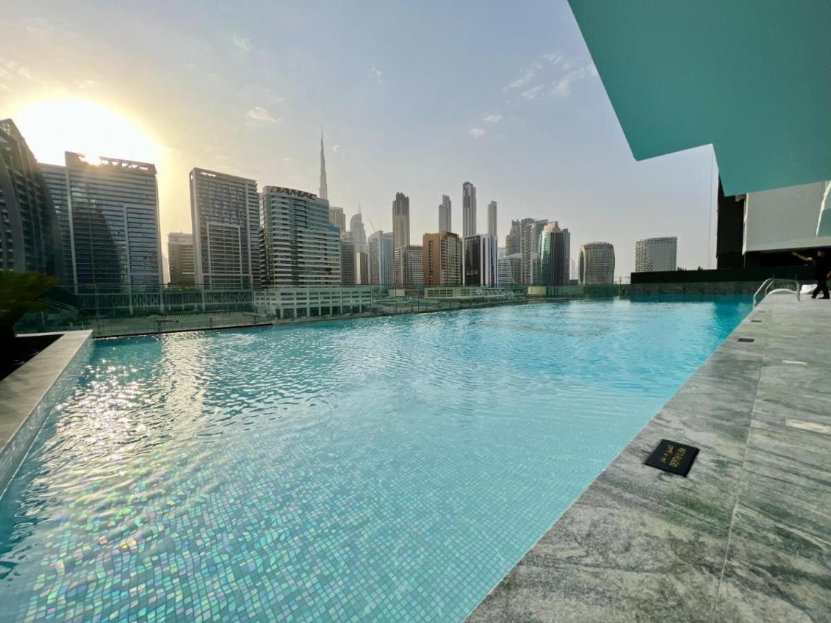 Oraya - Studio With Jaw-Dropping Canal and Burj Views - Business bay - 4
