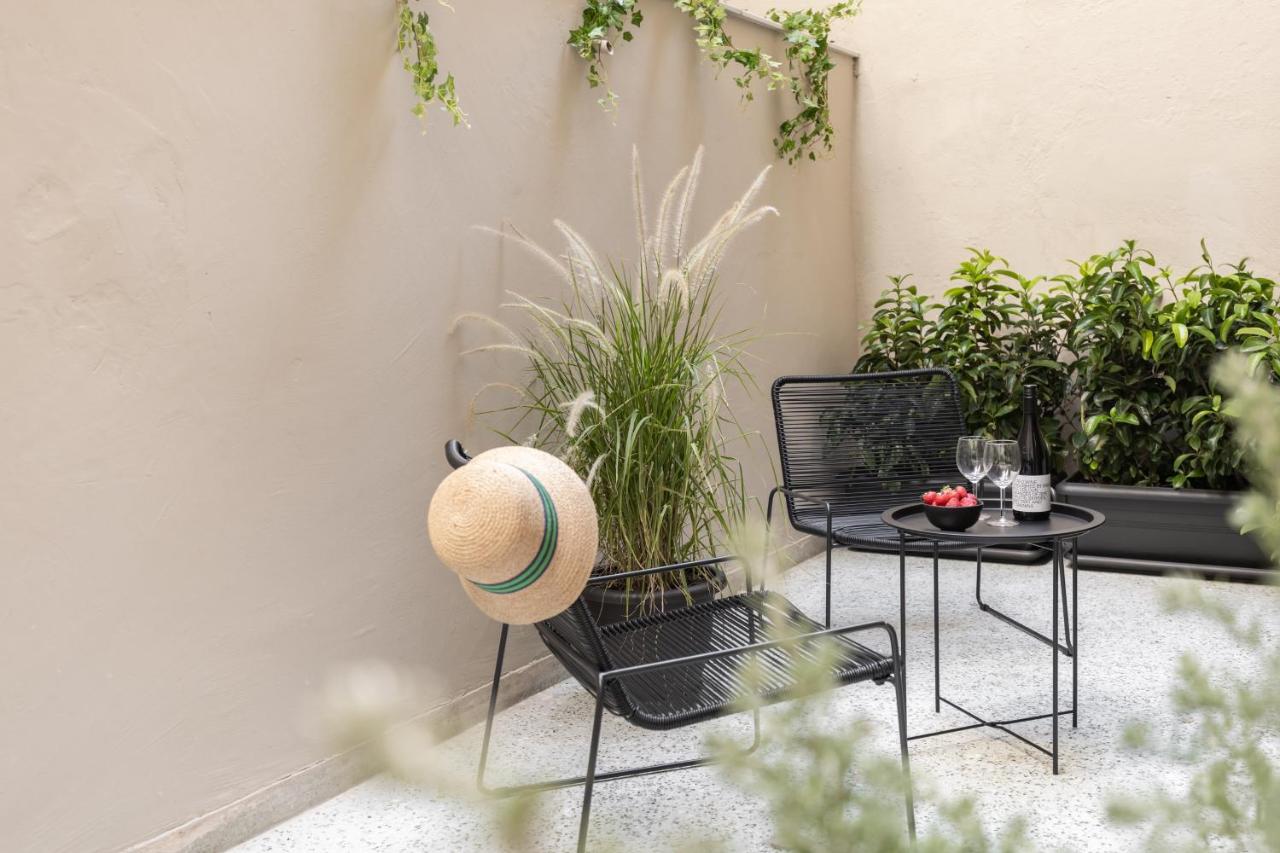 Elliot Neapoli, Athens - 5