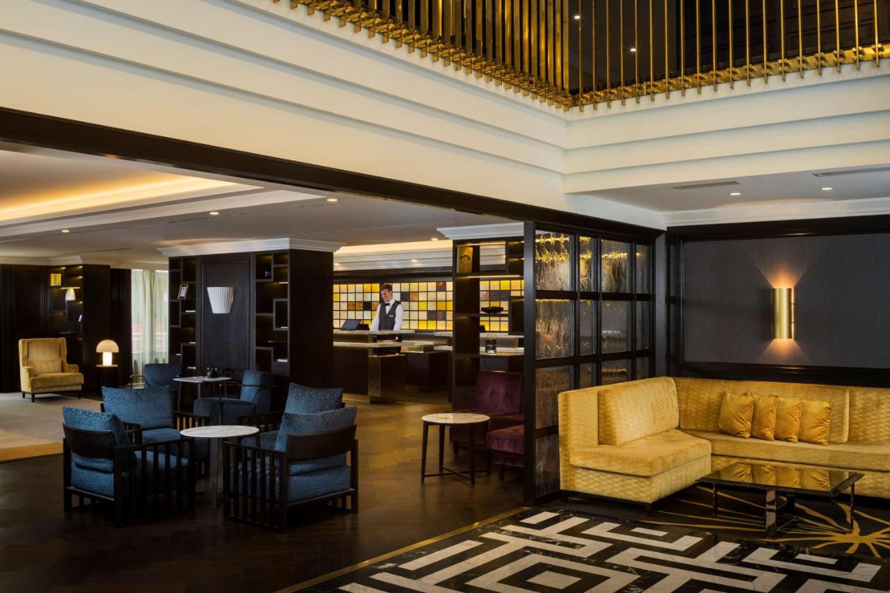 Hilton Vienna Plaza photo