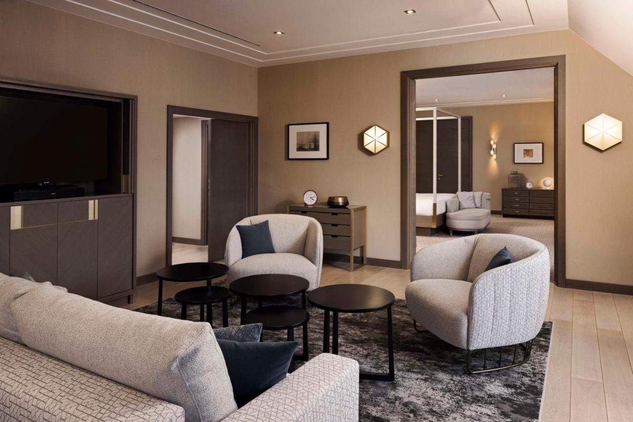 Hilton Vienna Plaza photo