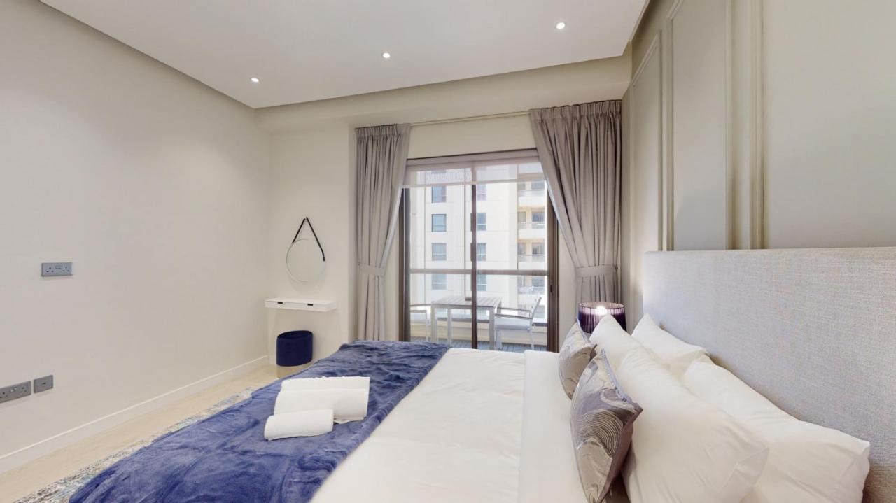 Vacationer Holiday Homes I Glamorous Two Bedroom I Bahar 1 - 2