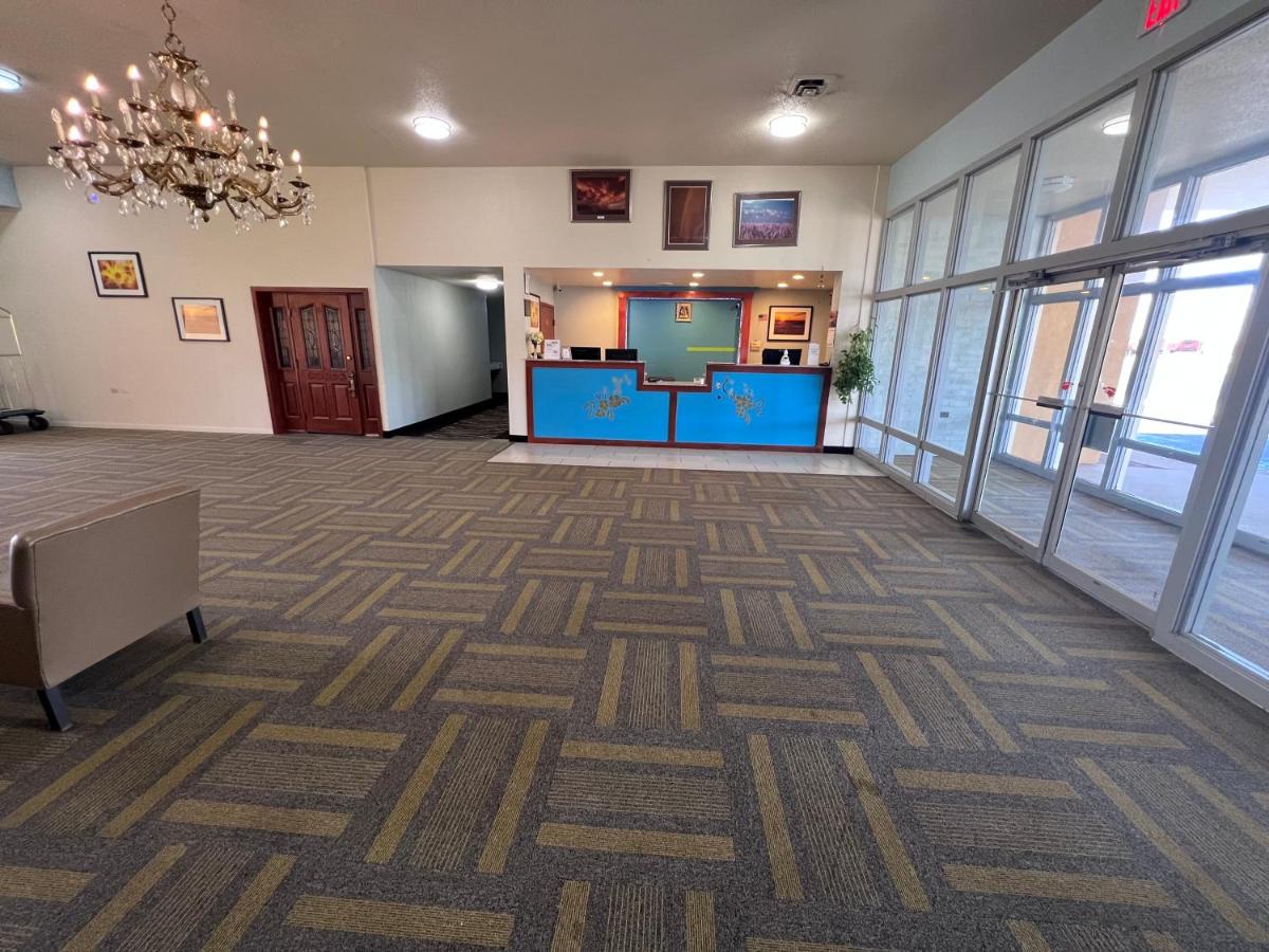 Colby Inn And Suites — photo 1