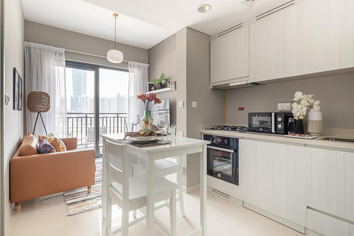 Frank Porter - Zada Tower - 4