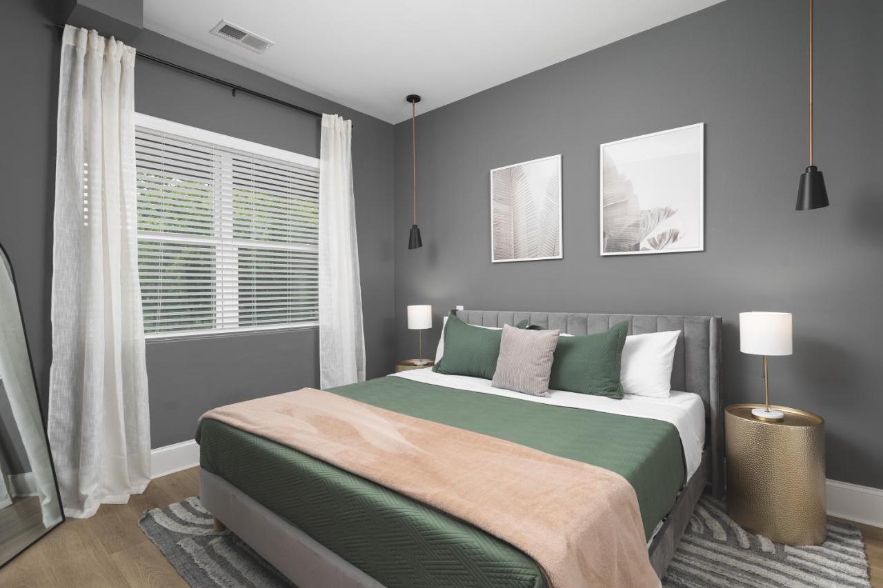 Modern Spacious Condo with Parking by Downtown Broadway - 4