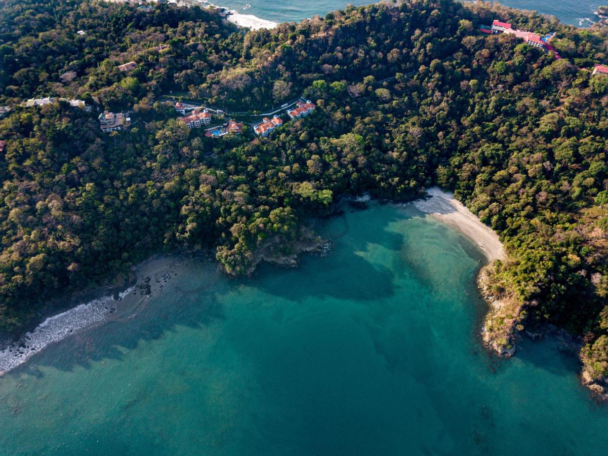 Shana by the Beach Manuel Antonio photo