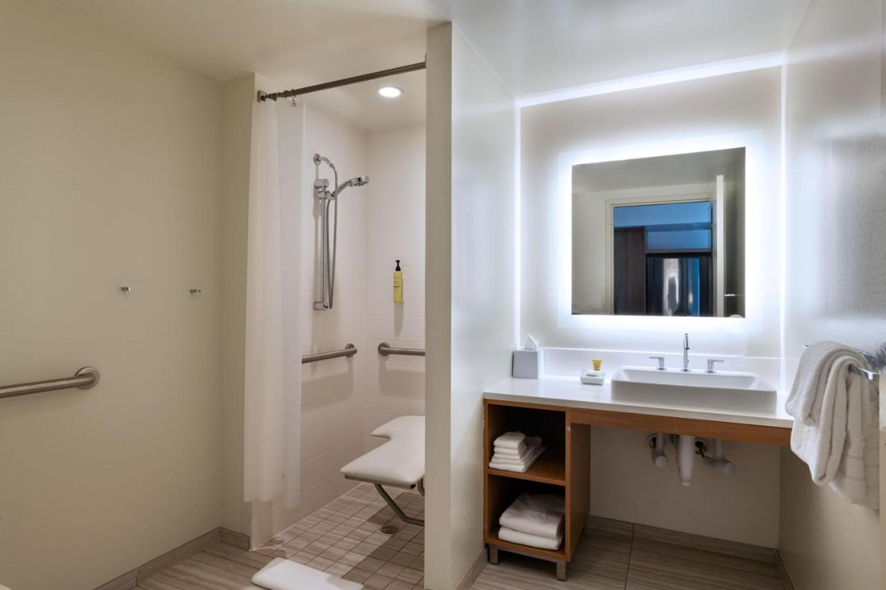 Element Austin Downtown - 3