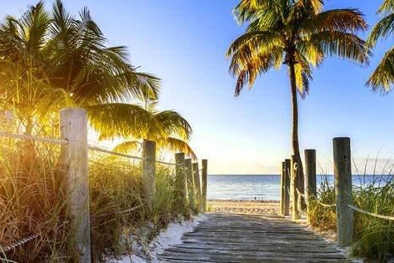 Beachfront Property Pool Gym Tennis Miami Beach! - 4