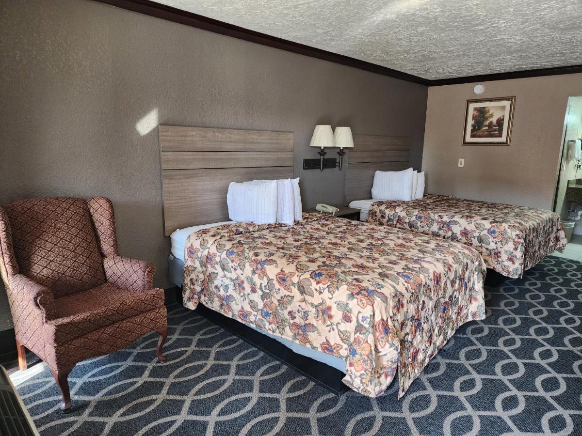 Executive Inn I-35 — photo 12